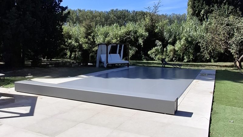 Installation d&rsquo;une couverture Coverseal à Orange, une solution économe en eau et en énergie
